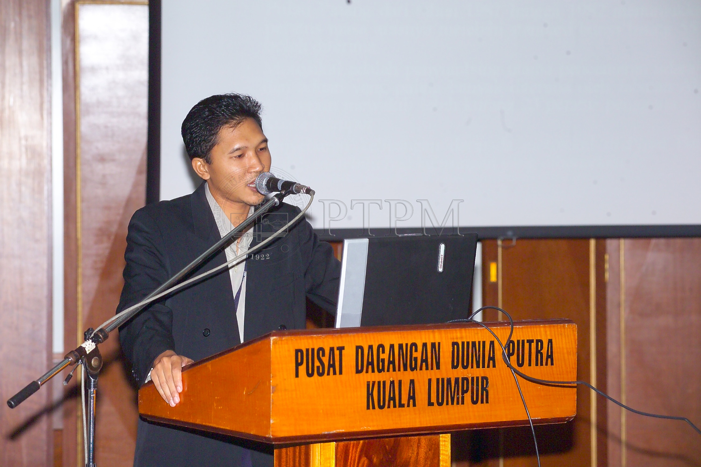 PTPM 06 23 eduresearch D9X40764